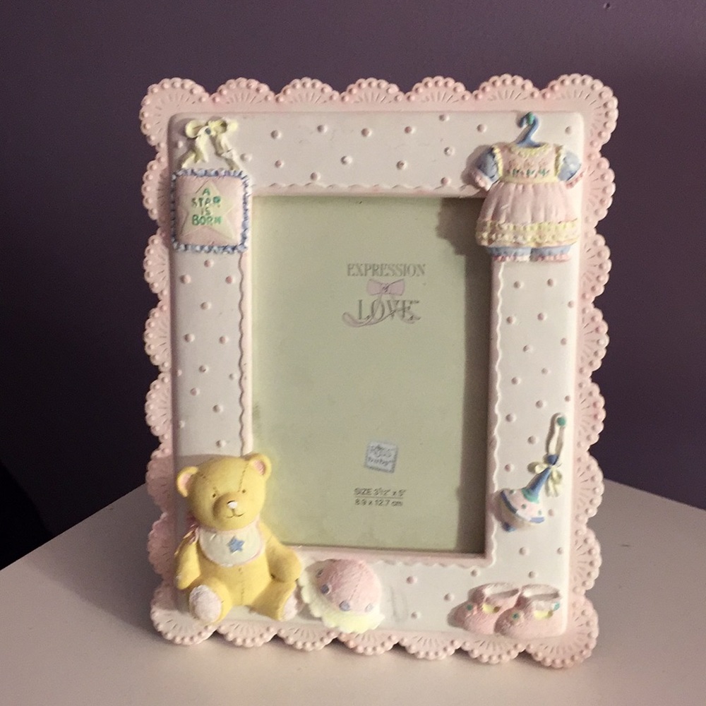 🧸 Russ Scalloped Baby Photo Frame - Pink - 3.5” x 5”